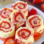 Strawberry Shortcake Cheesecake Rolls – Berry-Cheesecake Heaven!